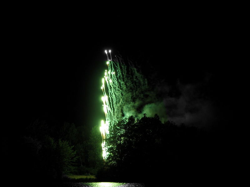 File:Fireworks NewportME-4144.jpg
